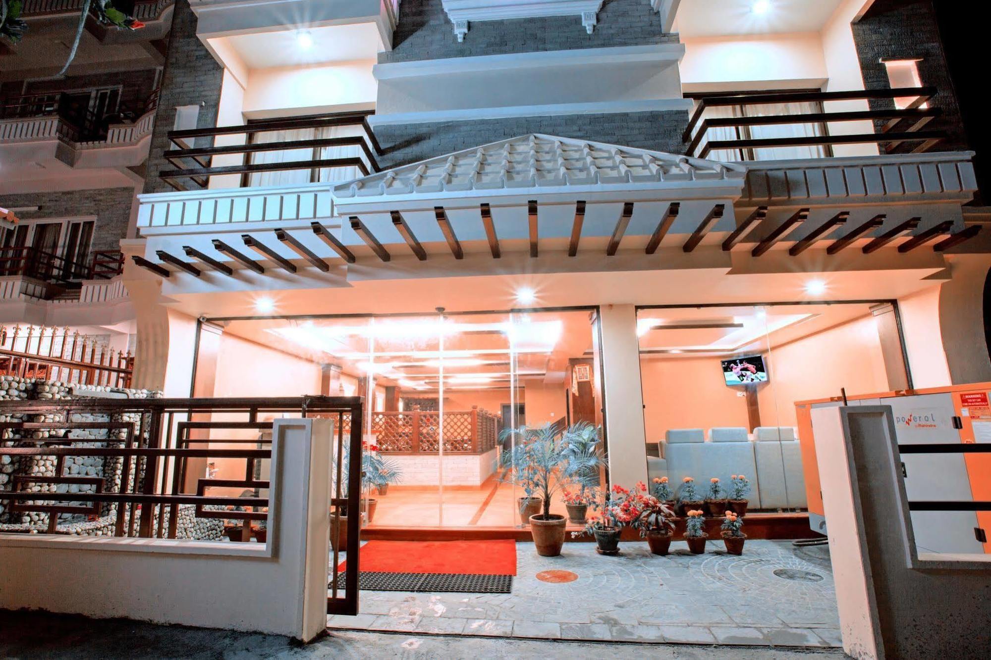 Hotel City Park Pokhara Dış mekan fotoğraf