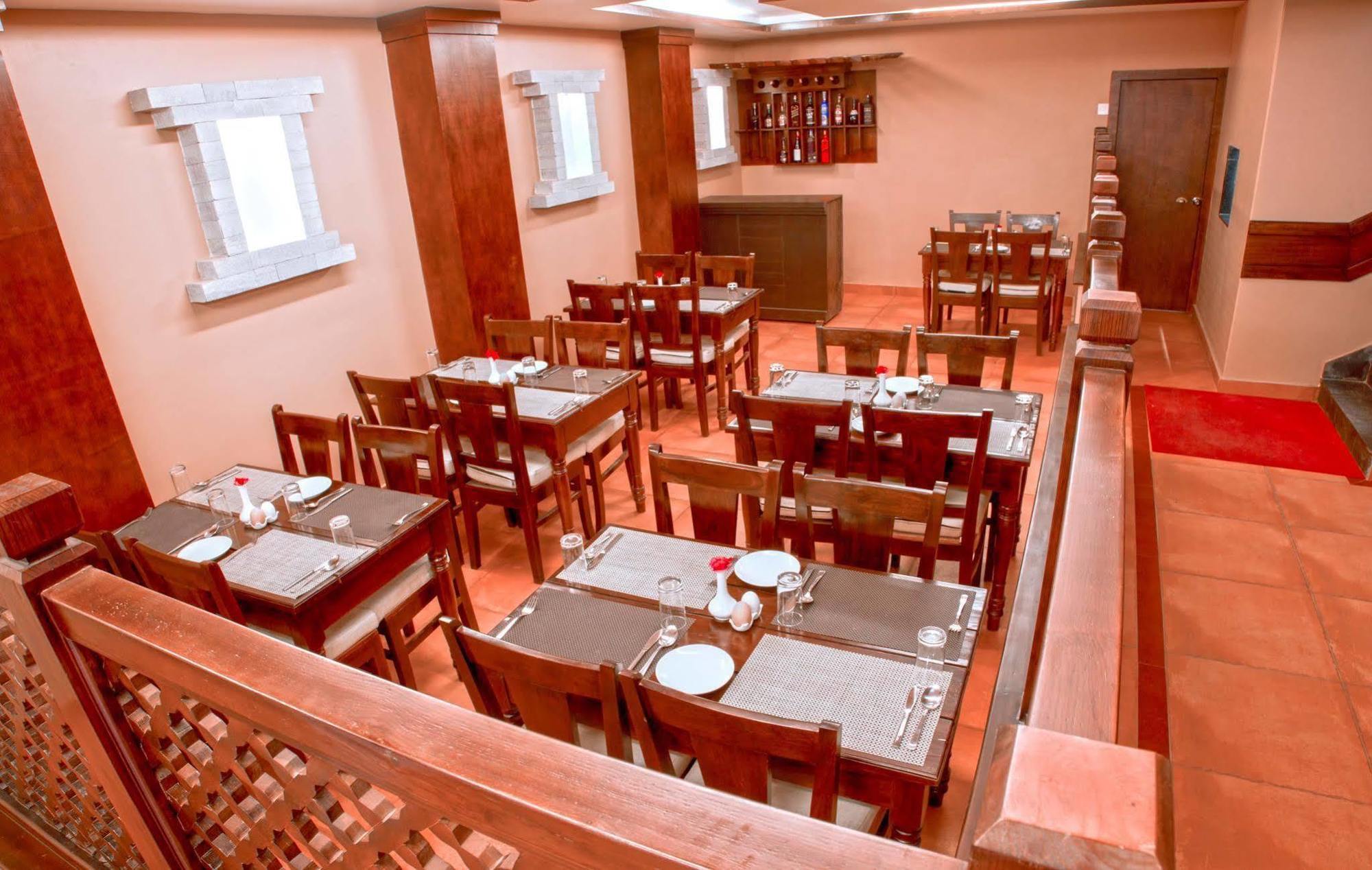 Hotel City Park Pokhara Dış mekan fotoğraf